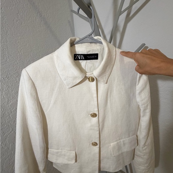 Zara Cream Cropped Collar Jacket with Gold Buttons - Picture 4 of 4